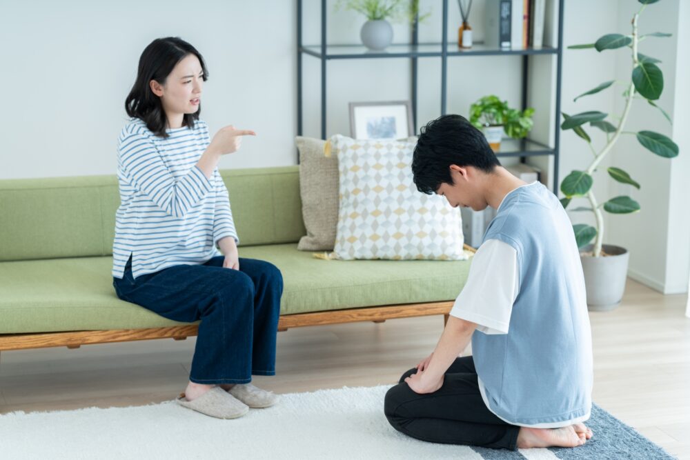怒る女性